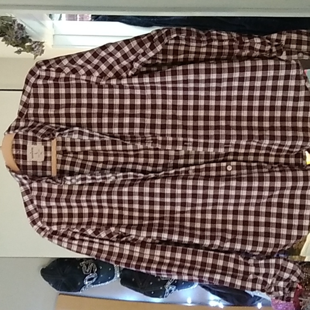 GAP LONGSLEEVE MODERN OXFORD SIZE LARGE DRESS SHIRT PLAID SHIRT